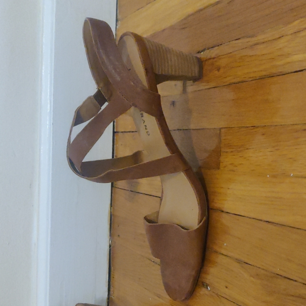 Heels - Picture 3 of 4